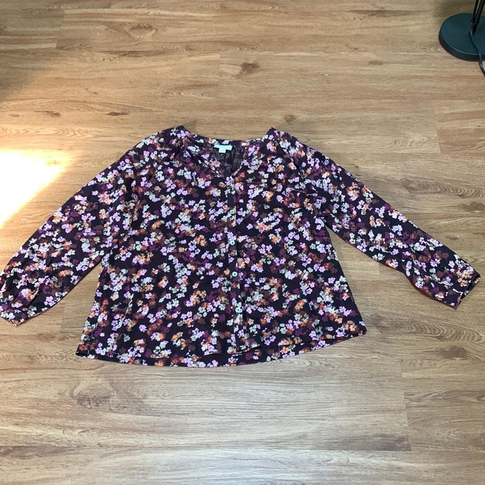 Women’s top with floral print